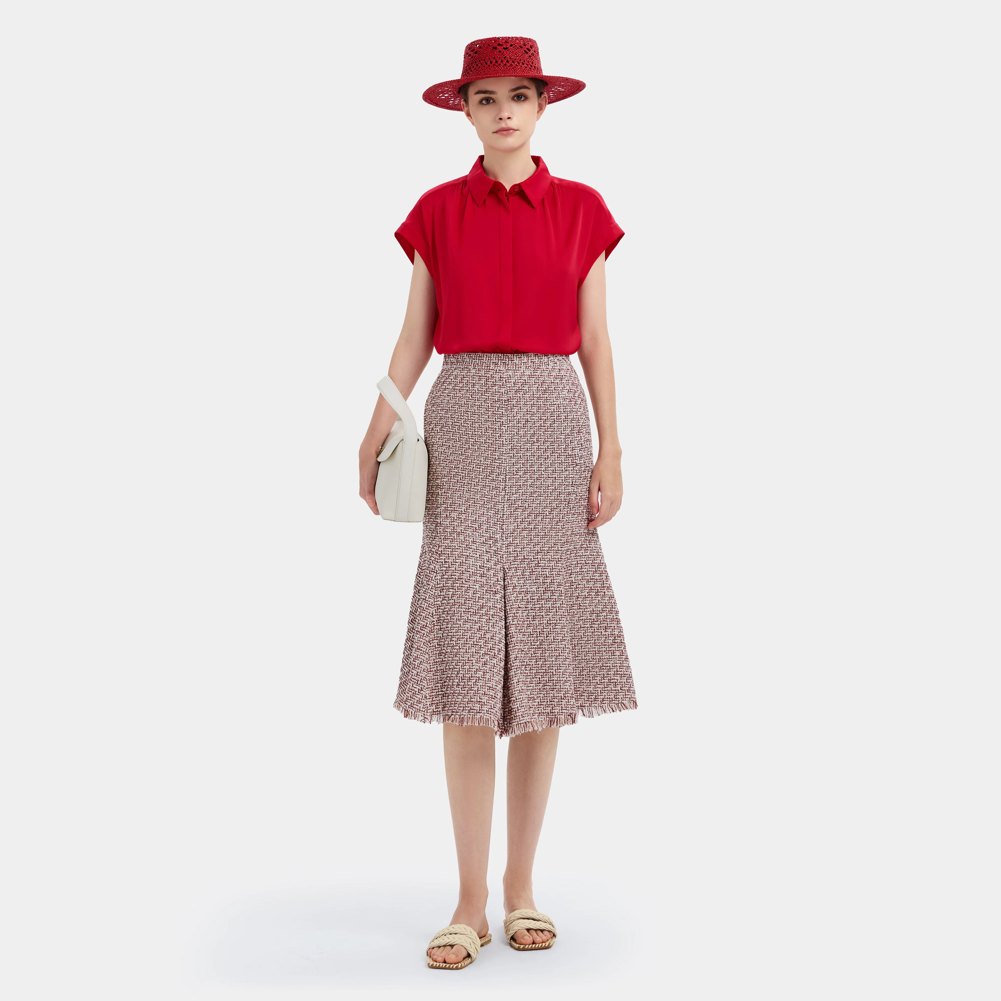 EFFORTLESSLY CHIC & VERSATILE RED SHIRT
