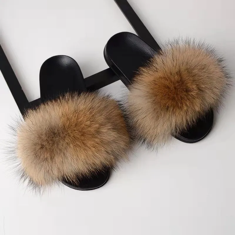 Fur slippers