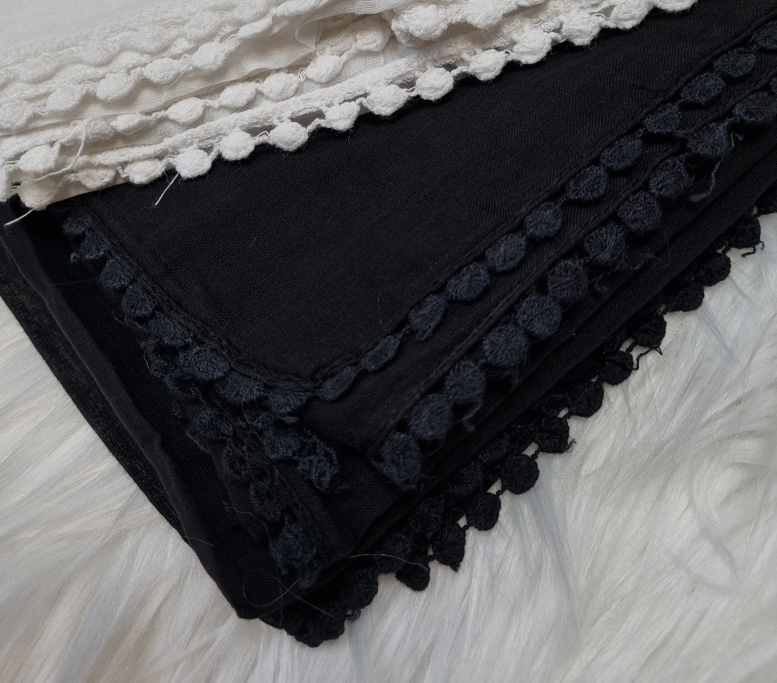 Lace Border Cotton Shawl