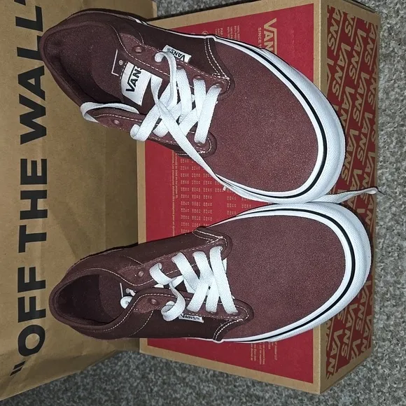 New Vans Atwood on brown suade size 7men=8.5wmn