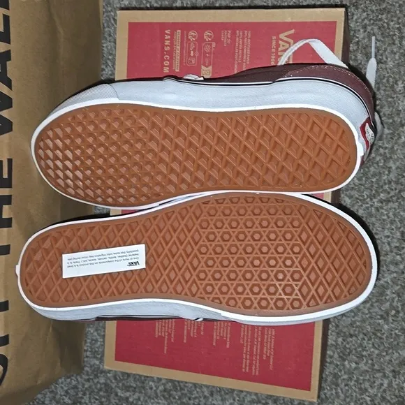 New Vans Atwood on brown suade size 7men=8.5wmn
