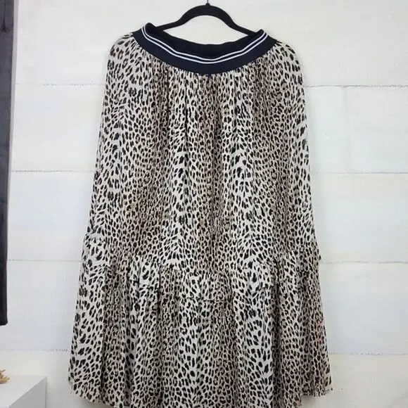 NOTES DU NORD Libby Leopard bouncy fabric Skirt. Size 8